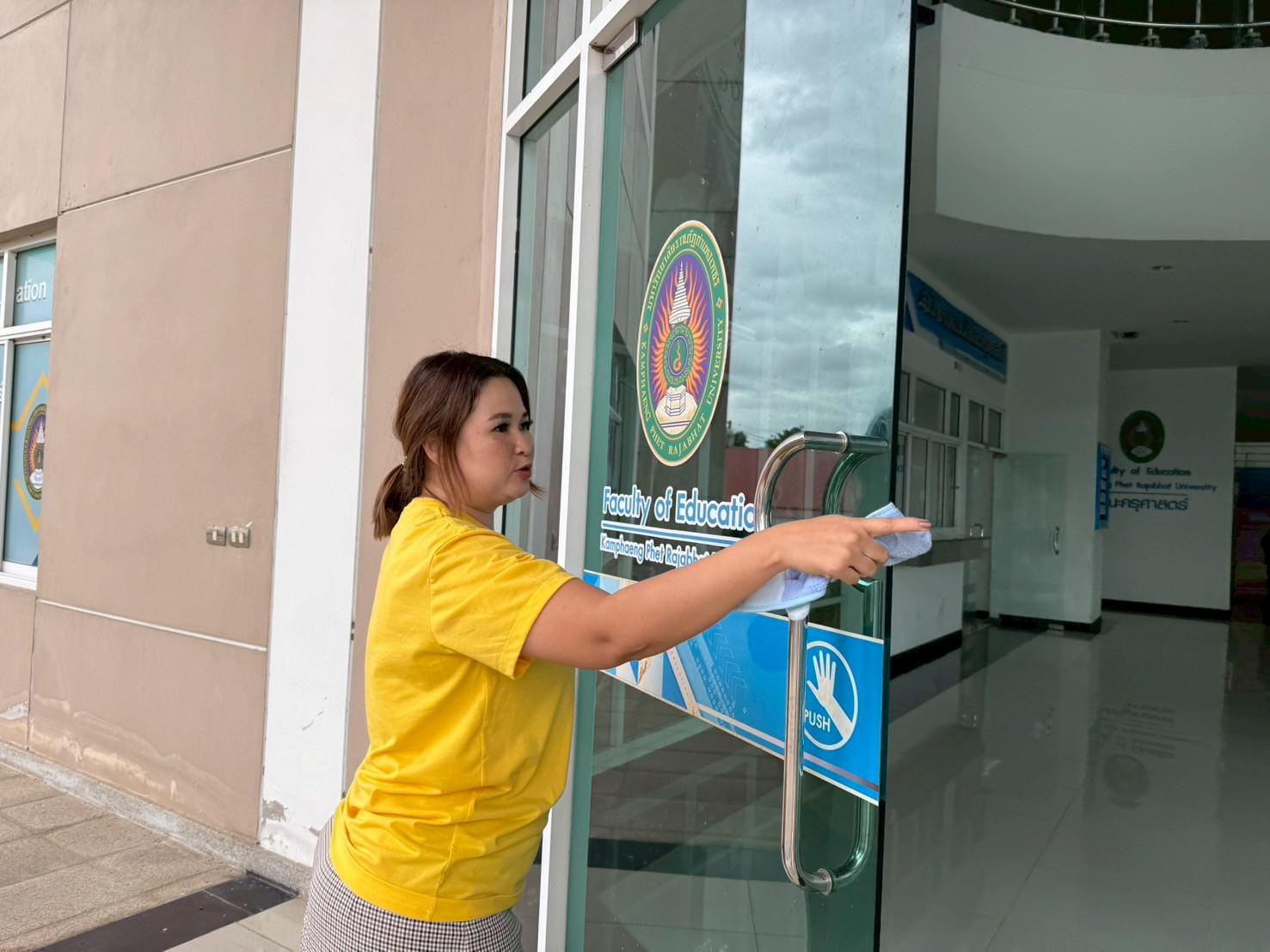 8. กิจกรรมจิตอาสาบำเพ็ญสาธารณะประโยชน์ Big Cleaning Day